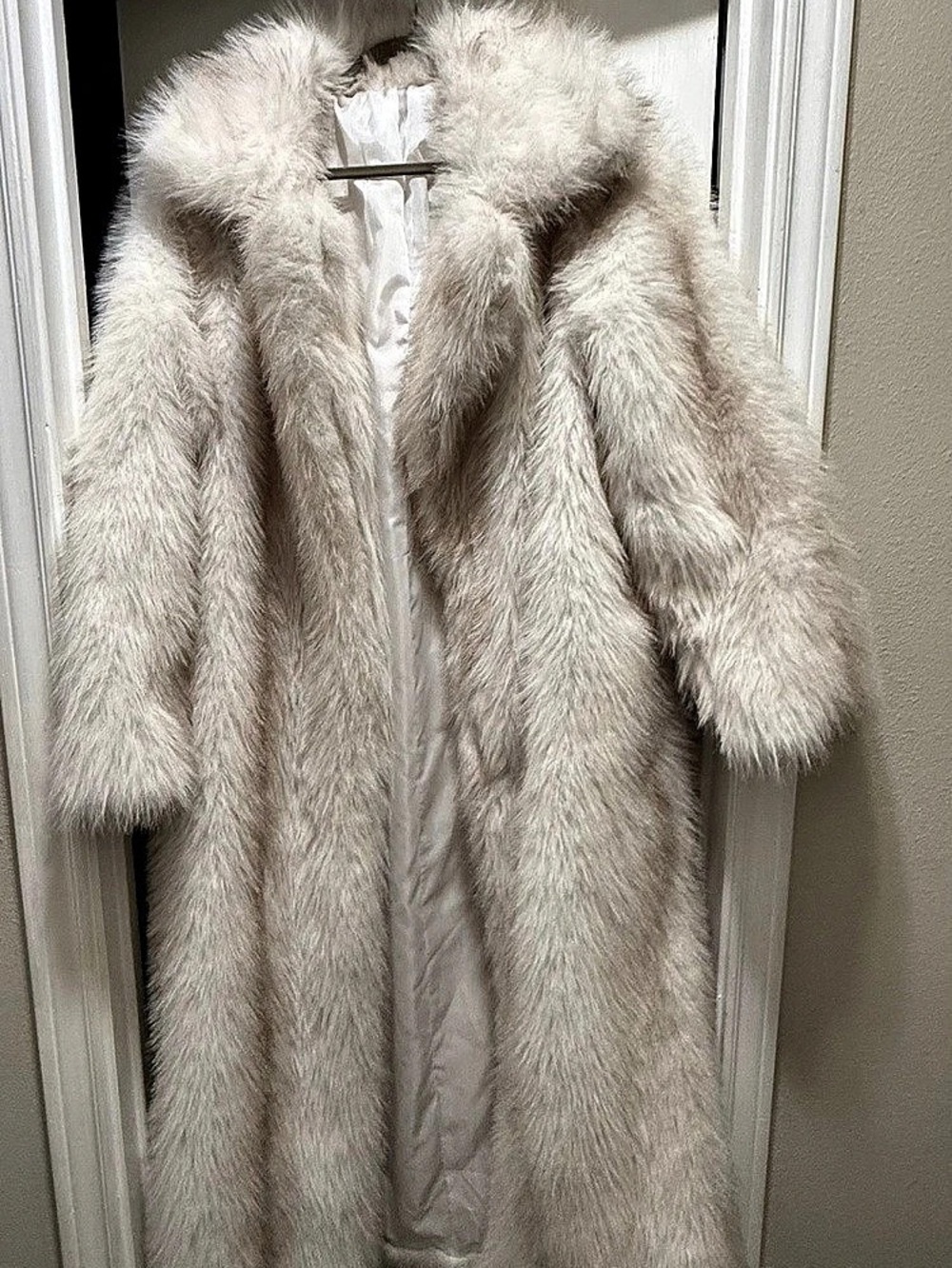 SHEIN Women's Vintage Solid Color Faux Fur Oversize Coat Faux Fur Oversize Coat